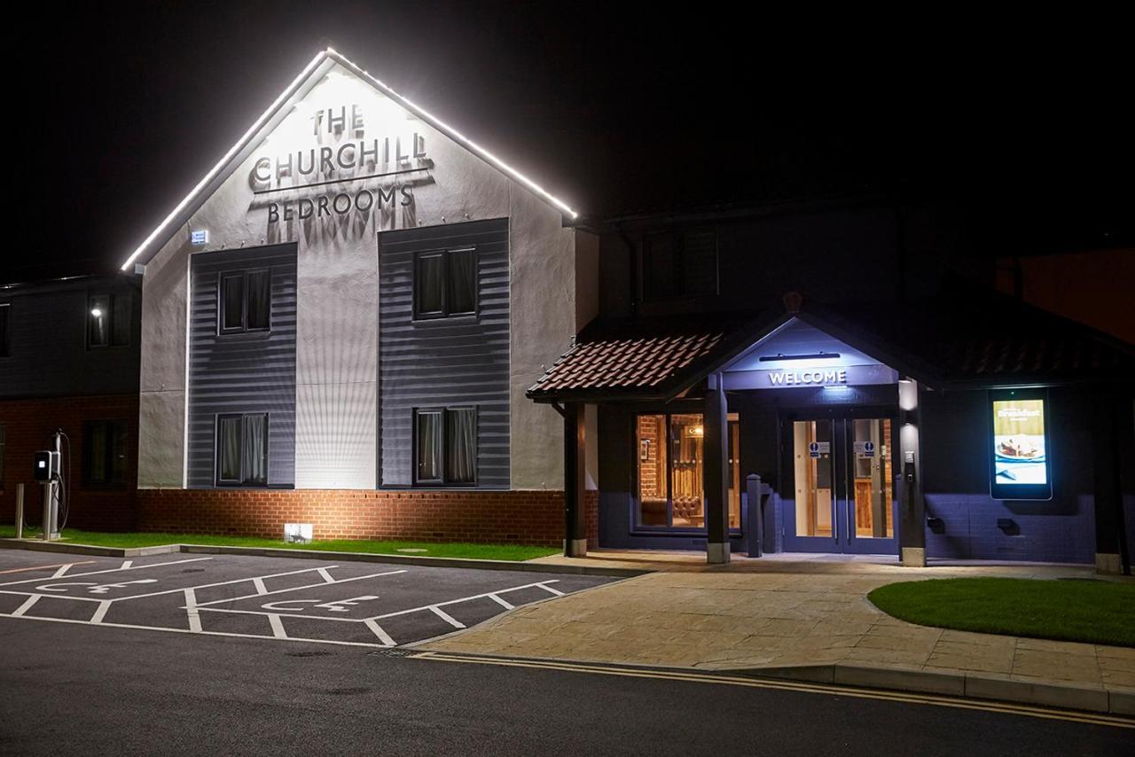 The Churchill By Greene King Inns 우톤바셋 외부 사진